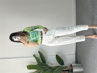 Kemerli Havuç Paça Beyaz Pantolon