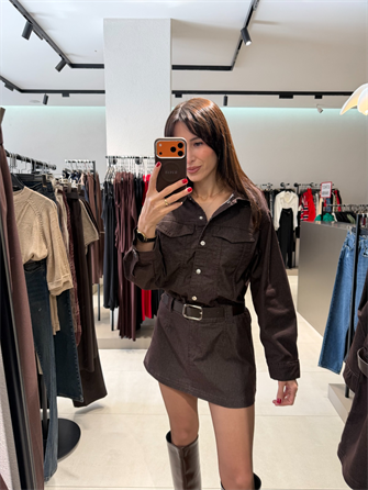 KEMERLİ MİNİ JEAN ELBİSE KAHVE