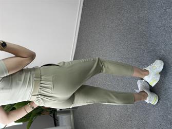 Kemerli Mint Yeşil Havuç Kumaş Pantolon