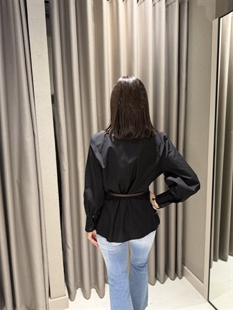 Kemerli Vatkalı Poplin Gömlek SİYAH