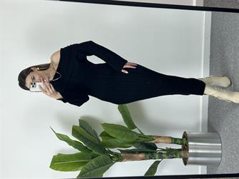 Madonna yaka siyah triko elbise