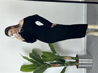 Madonna yaka siyah triko elbise