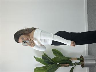 Madonna yaka yumoş beyaz kazak