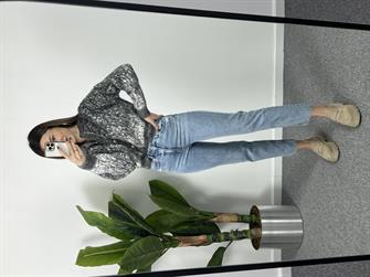 Marka Model Gri Düğmeli Hırka