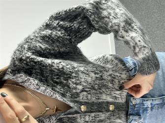 Marka Model Gri Düğmeli Hırka