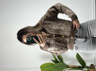 Marka Model Kahve Düğmeli Hırka