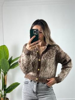 Marka Model Kahve Düğmeli Hırka