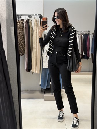 Marka Model Momfit Jean 001 SİYAH