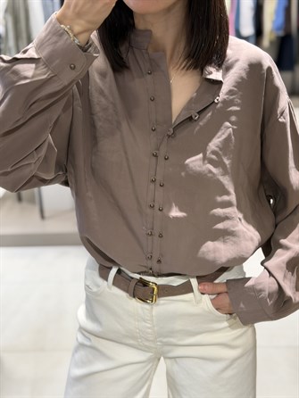 Marka Muadili Düğme Detay Gömlek VİZON