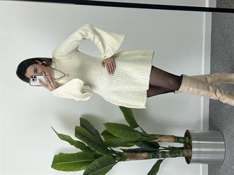 Marka muadili krem triko elbise