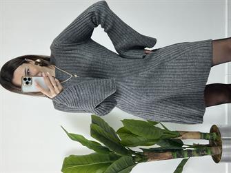 Marka muadili gri triko elbise