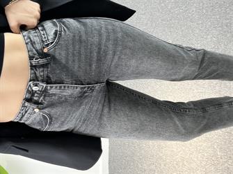 Orjinal Marka Koyu Füme Kesik Paça Momfit Jean