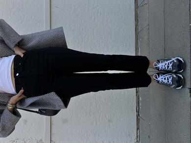 Orjinal Marka Kesik Paça Siyah Momfit Jean