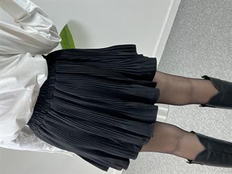 Pileli siyah şort eterk