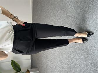 Siyah Dar Paça Kumaş Pantolon