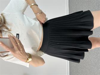 Siyah Pileli Şort Etek