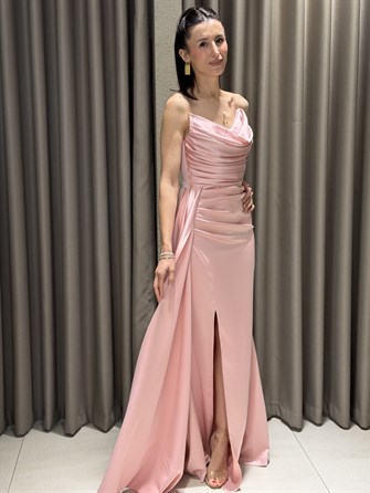 Straplez Yırtmaçlı Saten Elbise PEMBE