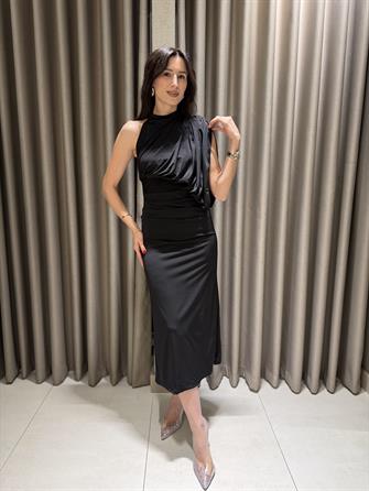 TEK OMUZ DRAPELİ ELBİSE SİYAH