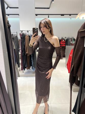 Tek Omuz Taşlı Tül Elbise Kahve