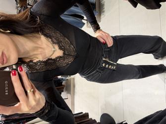 V Yaka Dantel Detay Transparan Bluz Siyah