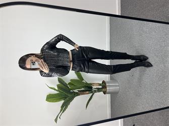 Varaklı Saç Örgü Siyah Kısa Kazak