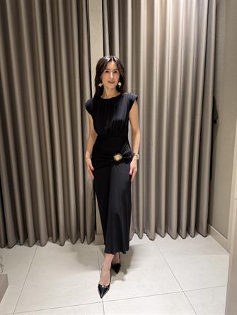 Vatkalı Güneş Elbise SİYAH