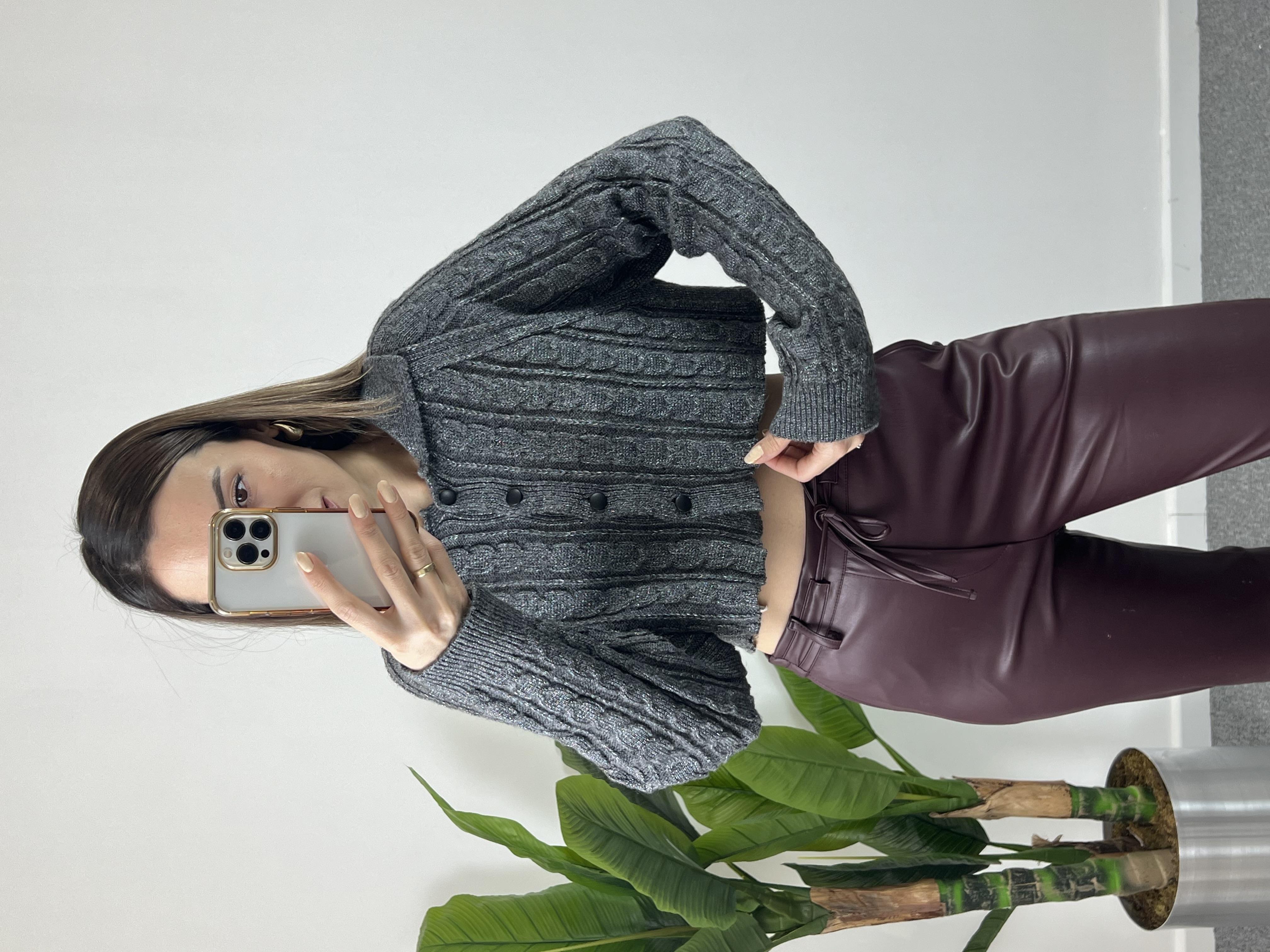  Dilvin Polo Yaka Düğmeli Simli Crop Füme Hırka