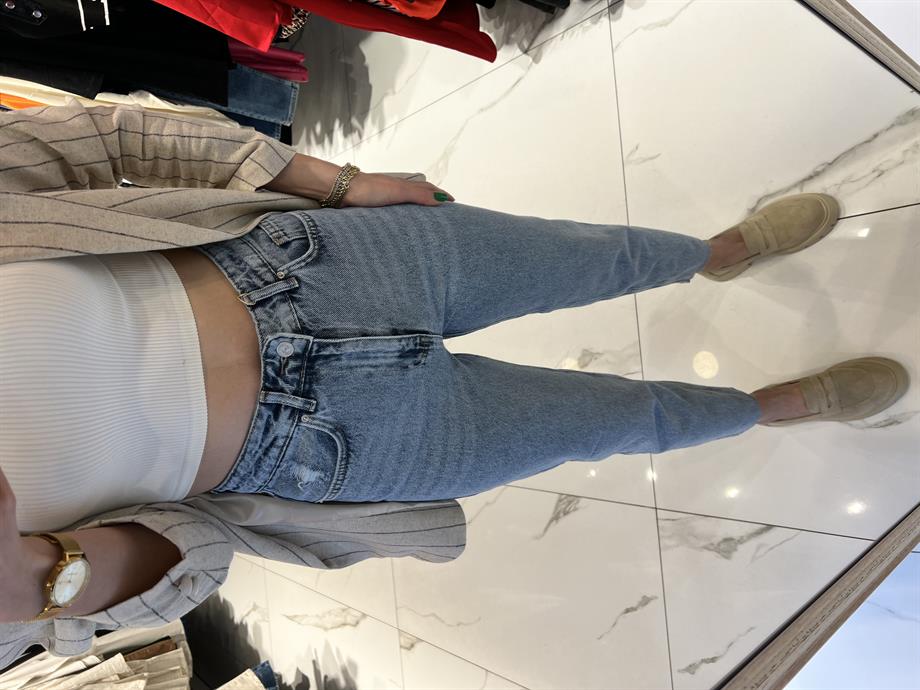 DİLVİN KESİK PAÇA BOYFRİEND JEAN