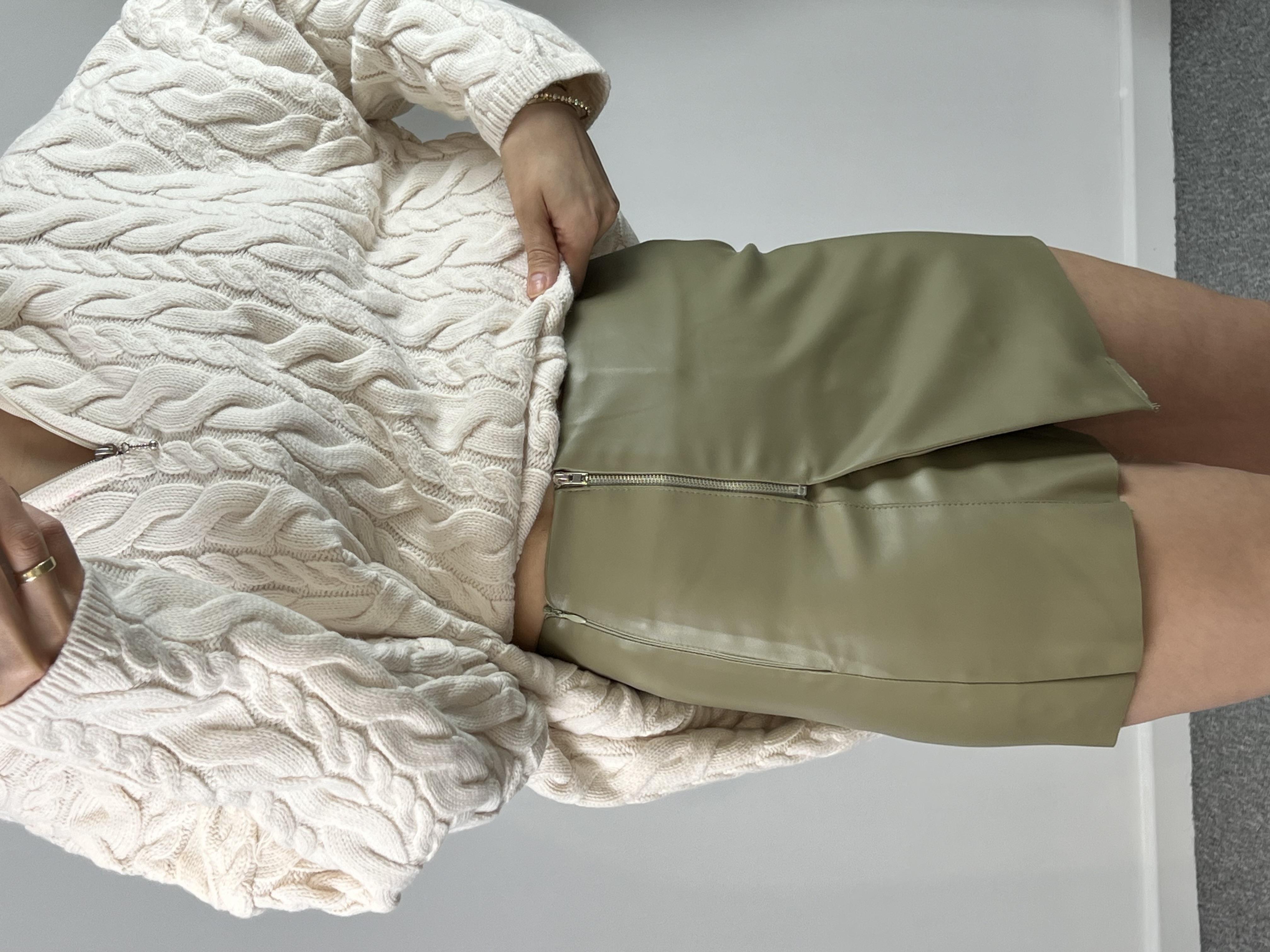 FERMUAR DETAYLI DERİ ŞORT ETEK