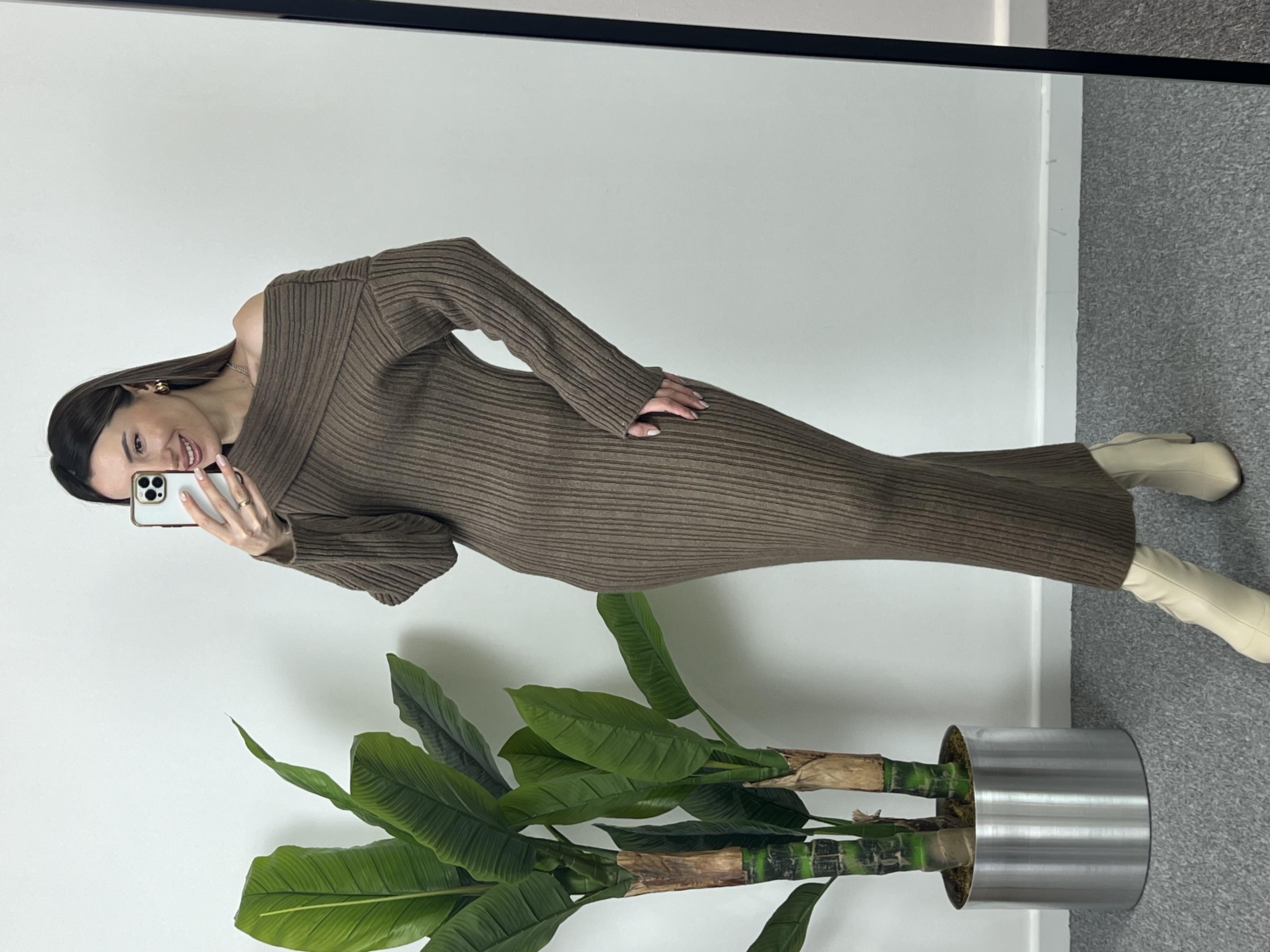 Madonna yaka vizon triko elbise