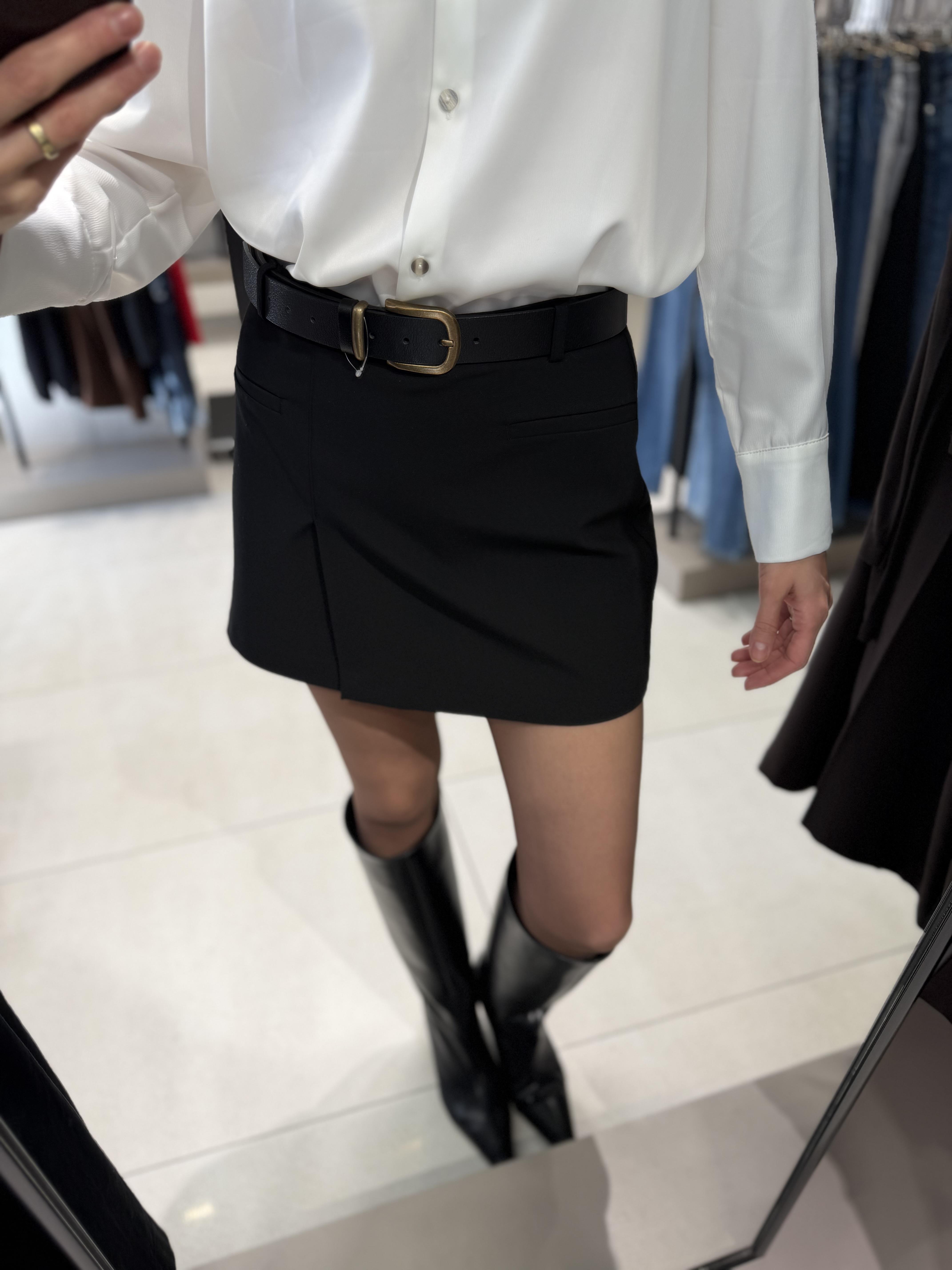 Önü Cep Detay Şort Etek SİYAH