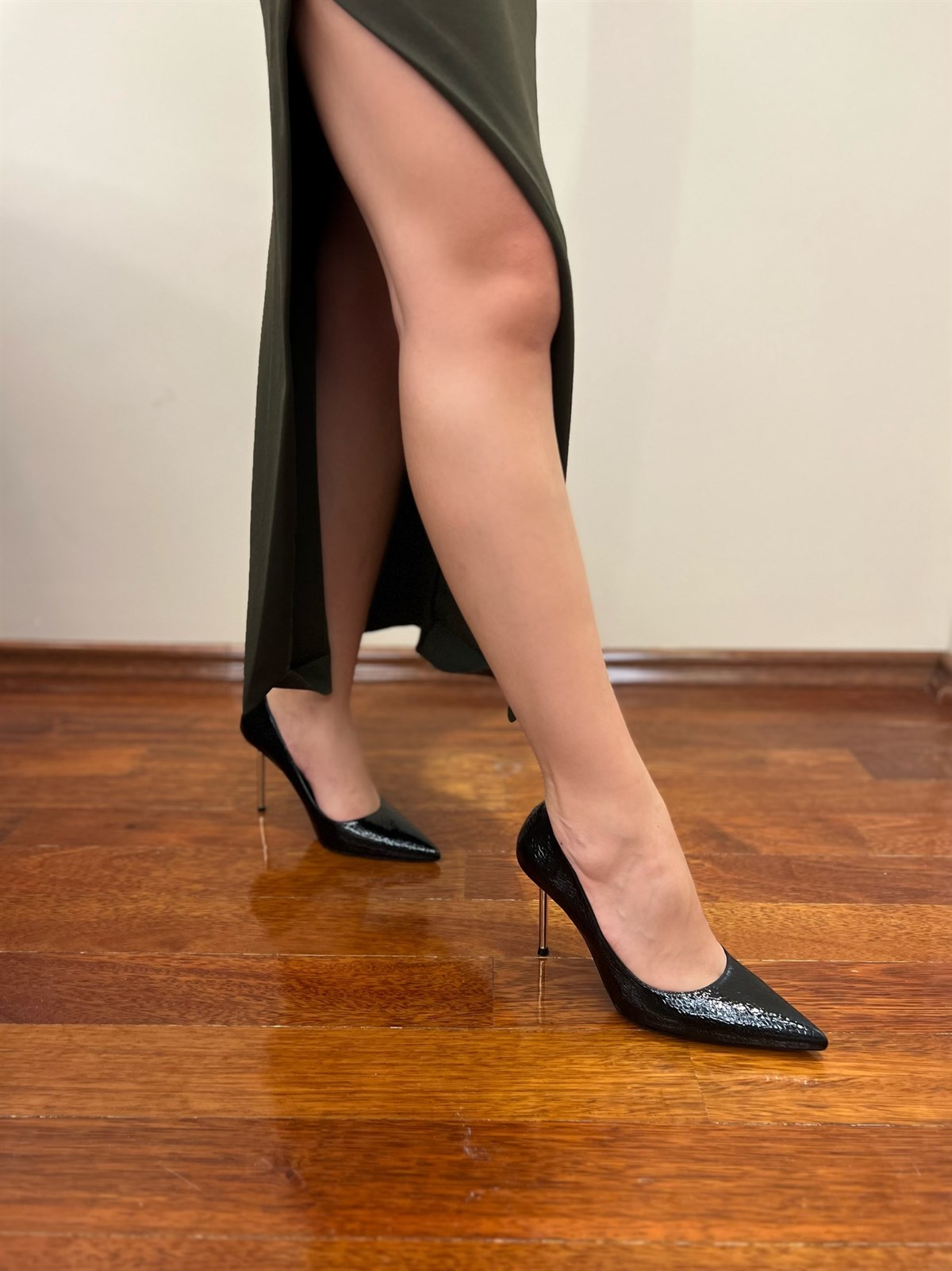 Begy-Siyah Yılan Derili Stiletto