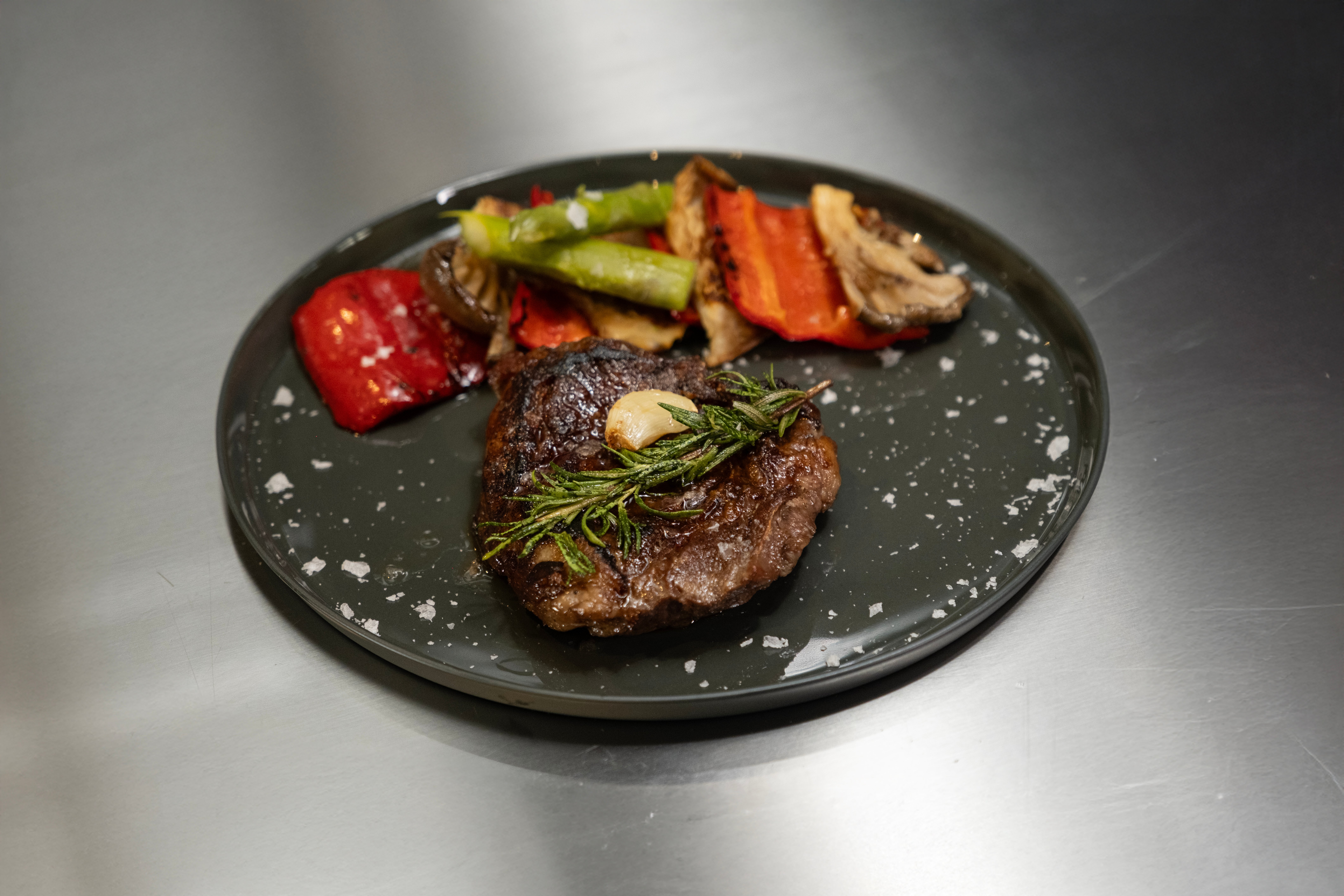 Tavada Antrikot Tarifi: Sulu ve Lezzetli Antrikot Nasıl Pişirilir?