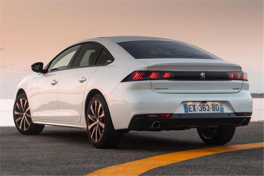 PEUGEOT 508 Sedan 10.2018 sonrası (Dikey Sökülebilir Topuz)