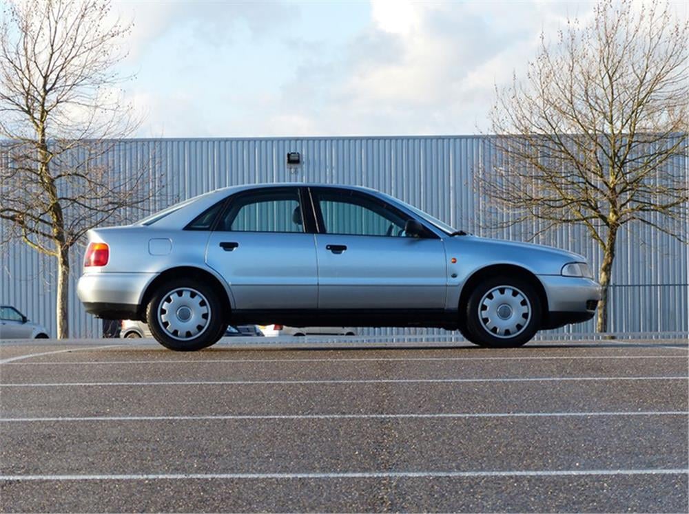 AUDI A4 Sedan(B5)/Station Wagon(B5)  (Sabit Topuz)