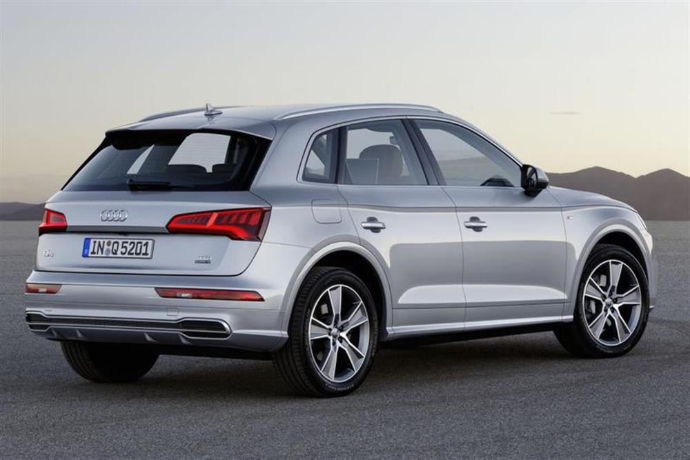 AUDI Q5  01.2017 sonrası (Dikey Sökülebilir Topuz)