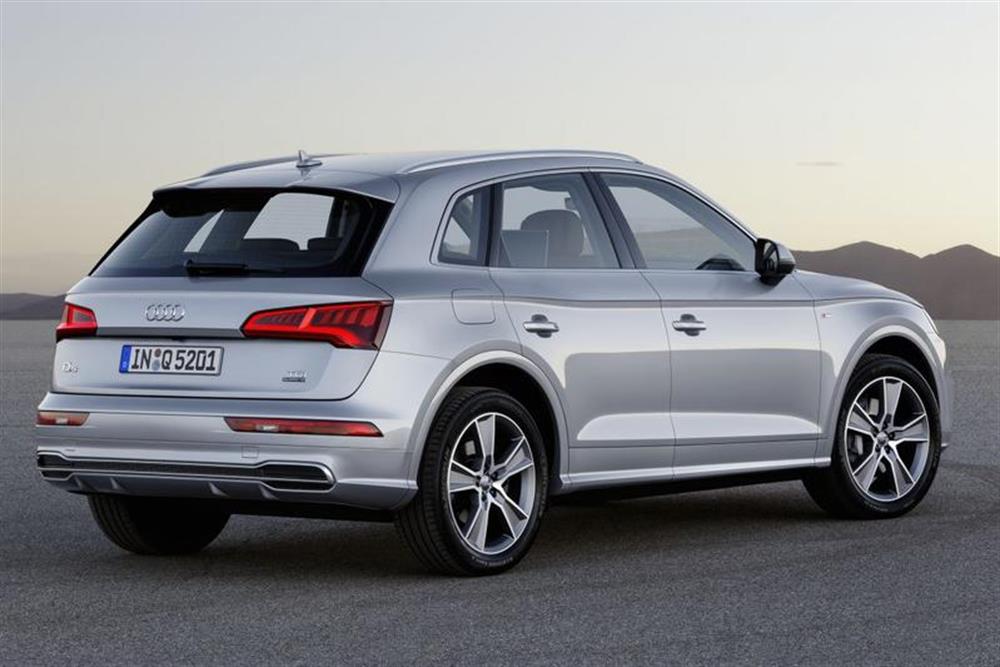 AUDI Q5  01.2017 sonrası (Yatay Sökülebilir Topuz)