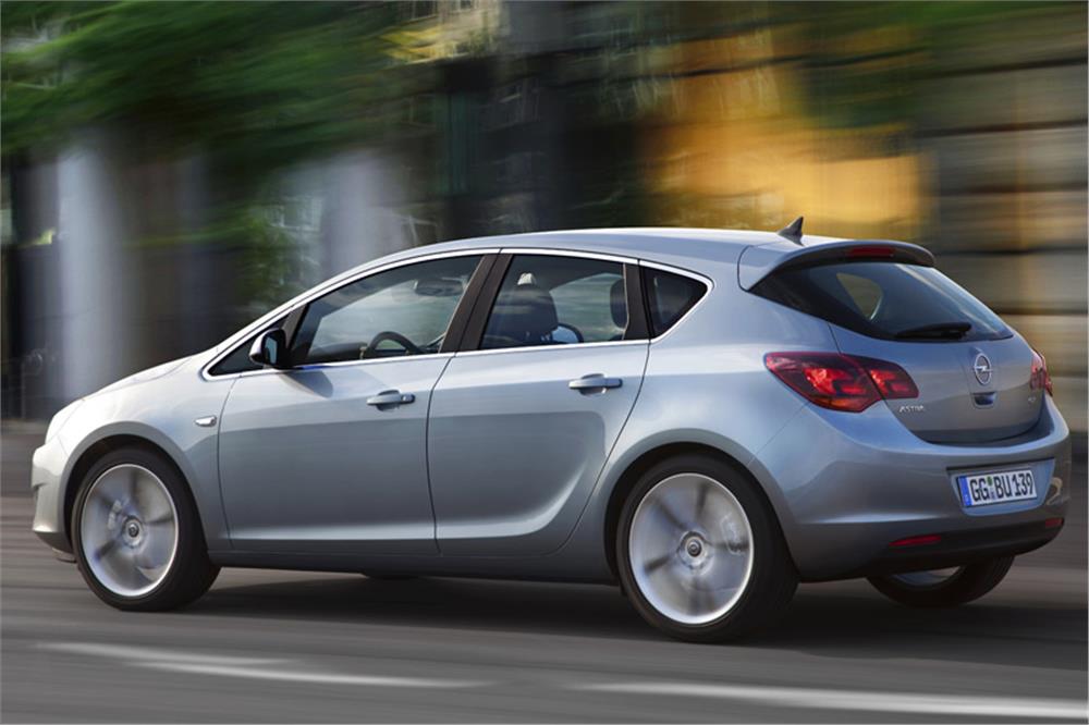 OPEL Astra HB/3 Kapı 12.2009 -09.2015 (Sabit Topuz)
