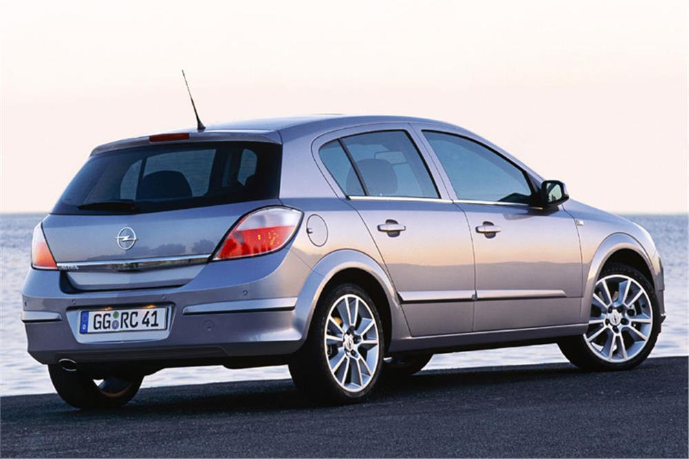 OPEL Astra HB/3 Kapı/GTC 03.2004 -11.2009 (Sabit Topuz)