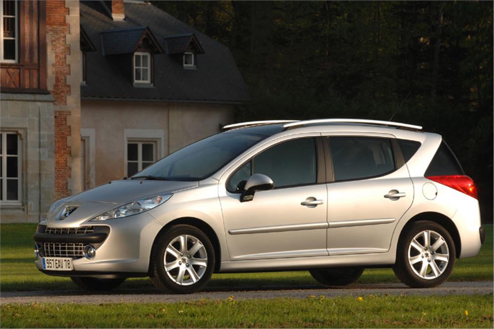 PEUGEOT 207 SW 07.2007 sonrası (Sabit Topuz)