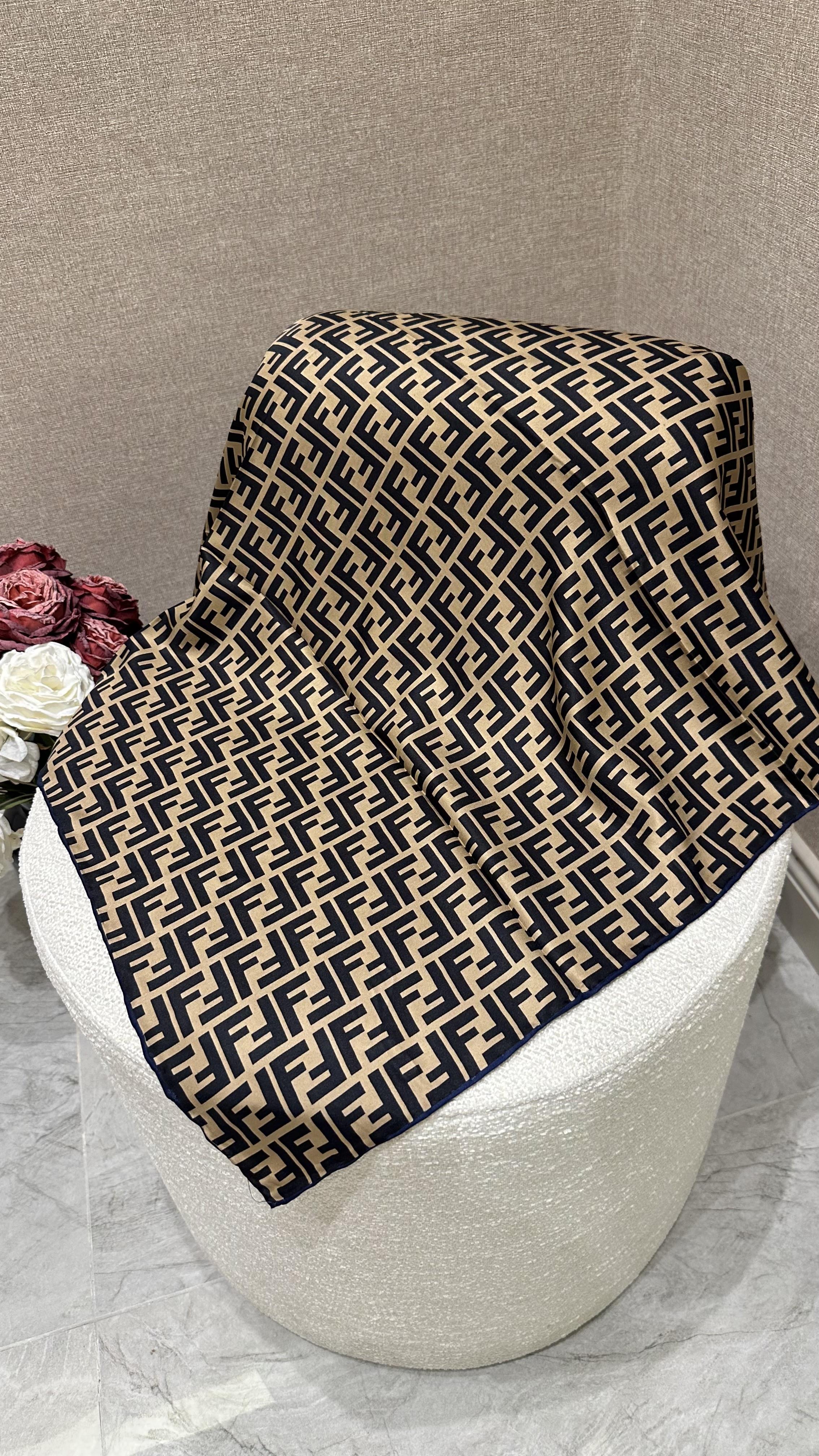 A Kalite F Marka Çift Taraflı Eşarp Lacivert