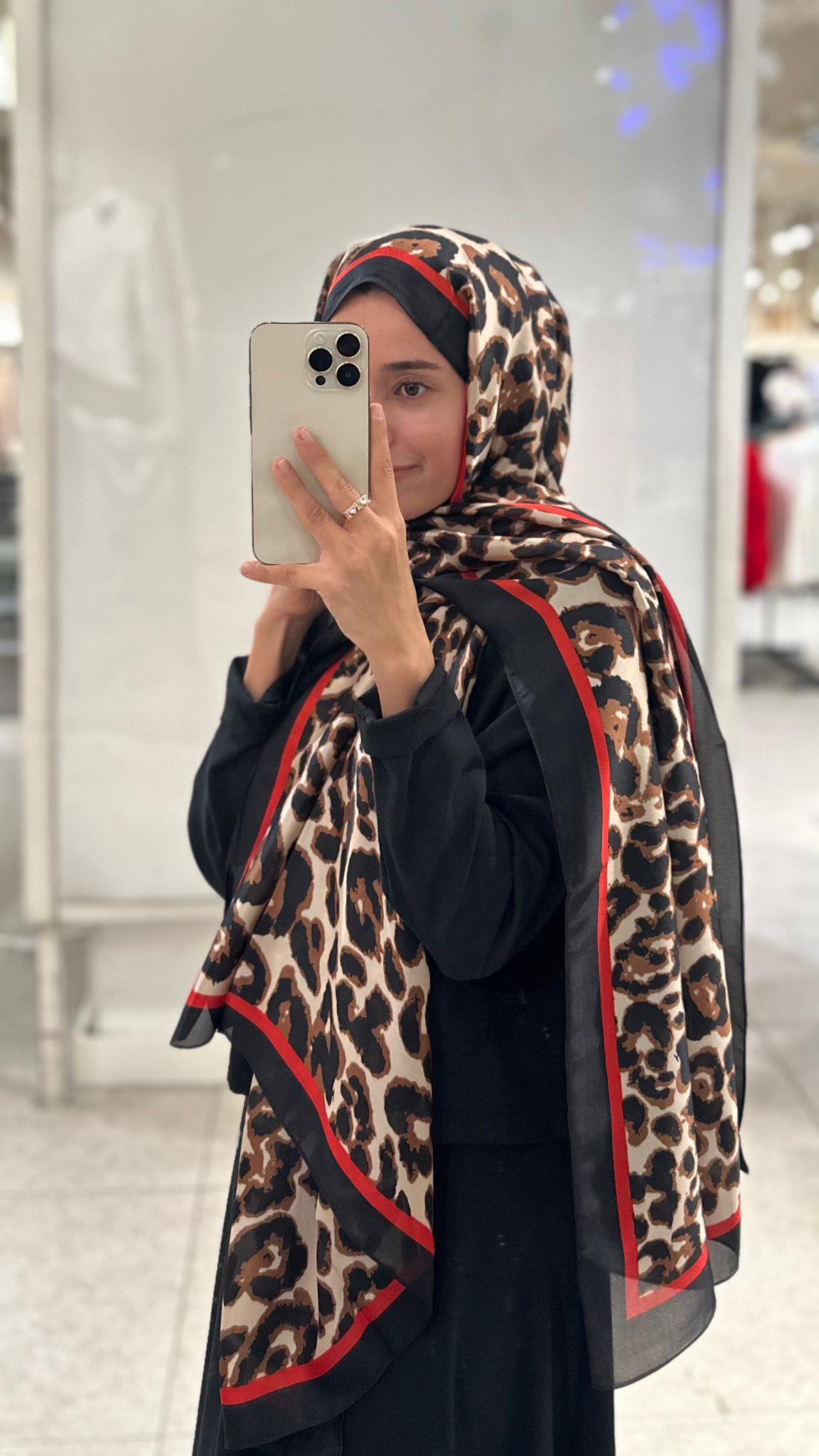 Leopar Kırmızı Uçlu Vual İpek Şal