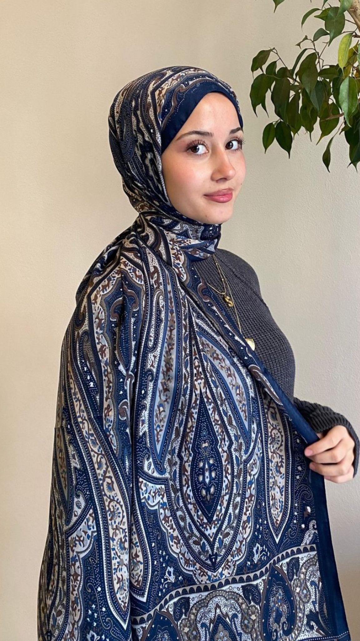 Desenli Krep Lacivert Şal