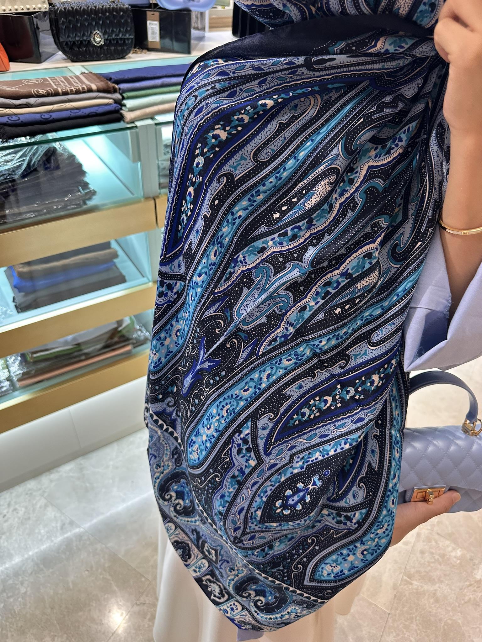 Desenli Krep Mavi Şal