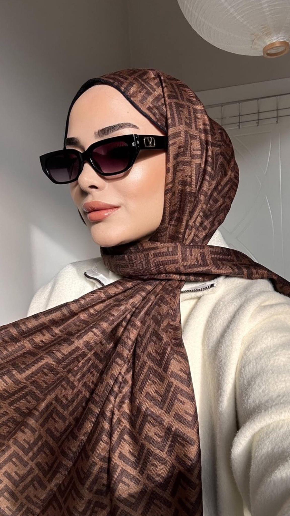 F Marka Siyah Şeritli Yün İpek Şal