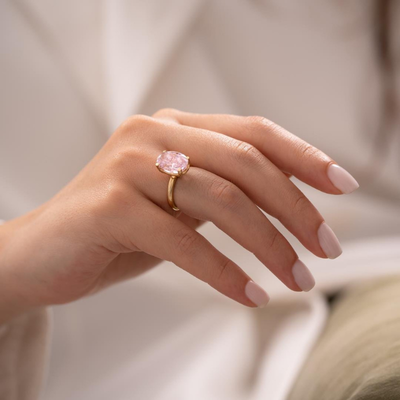 https://www.hakanmucevherat.com/pembe-tasli-oval-tasarim-14-ayar-yuzuk