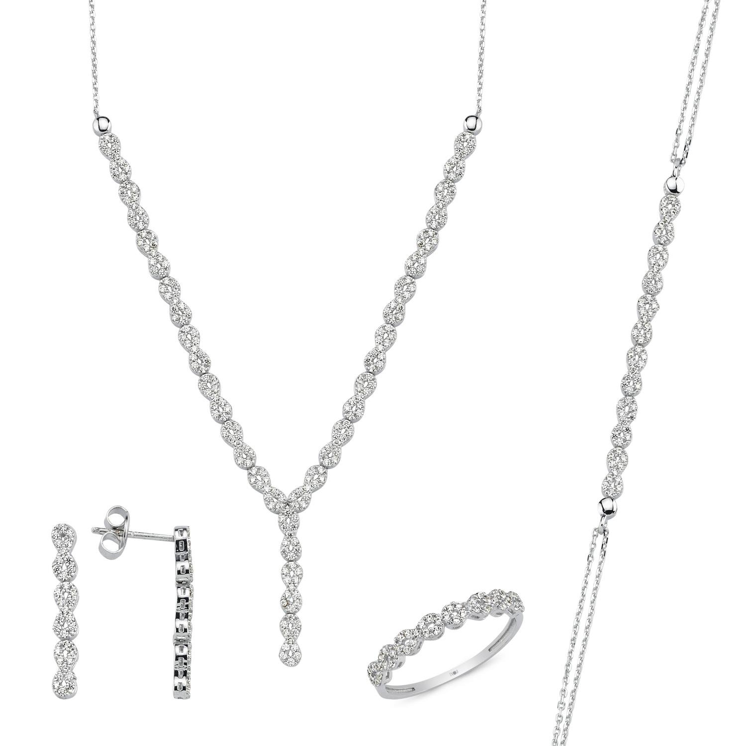 Nişan Setleri: Aşkın Işıltısını Taşıyan En Zarif Seçimler