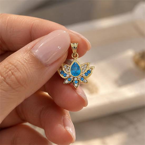 Mavi Taşlı Lotus 14 Ayar Altın Kolye Ucu