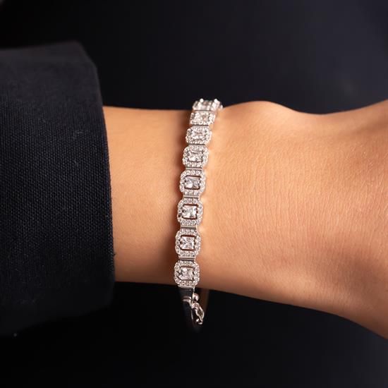 Baget Taşlı Kelepçe 14 Ayar Beyaz Altın