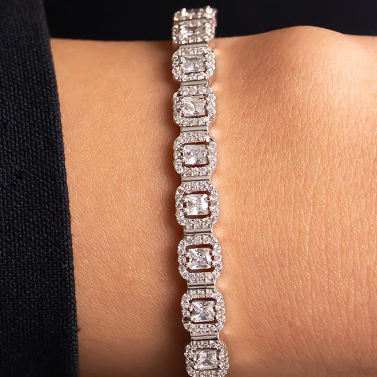 Baget Taşlı Kelepçe 14 Ayar Beyaz Altın